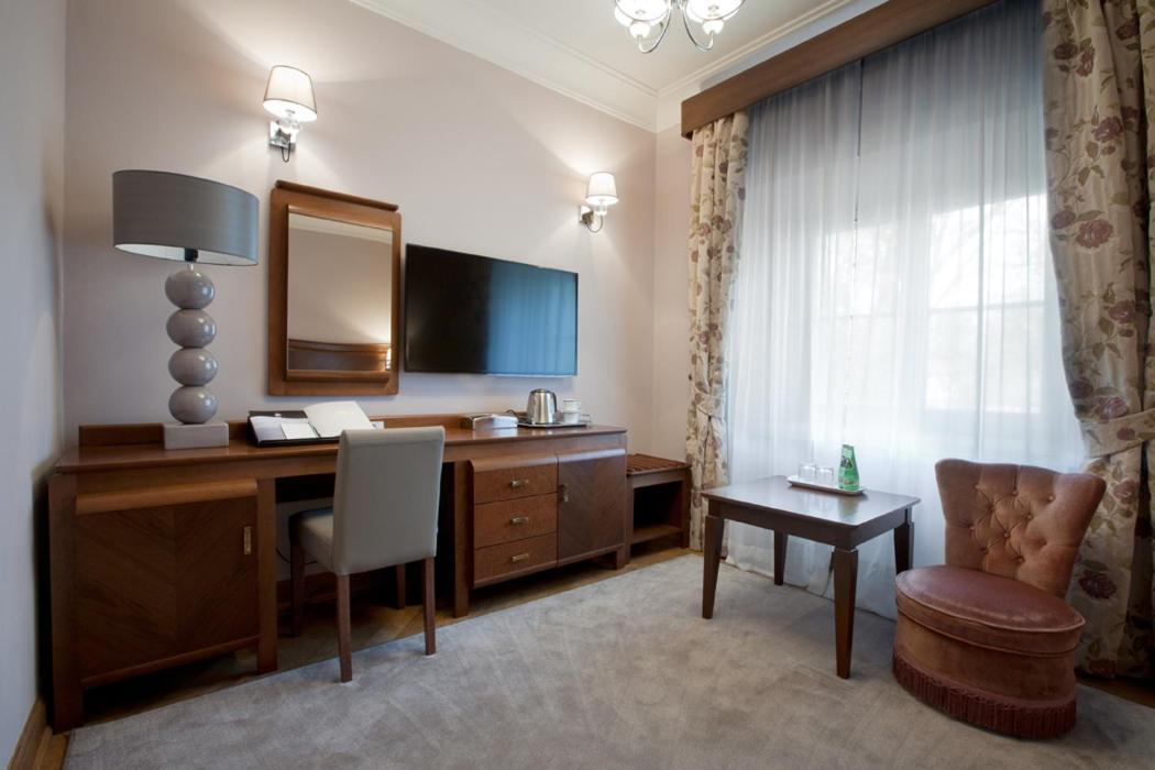 Palac Cielesnica Extérieur photo